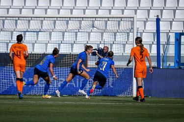 Slordige Leeuwinnen verliezen oefenwedstrijd van Italië