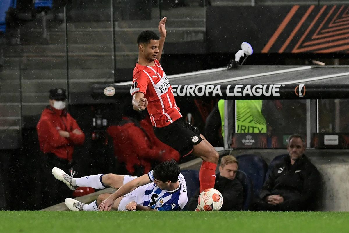 Cody Gakpo duidelijk over uitschakeling PSV in Europa League: ‘Sociedad heeft ons afgestraft’