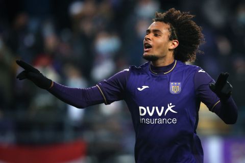 Joshua Zirkzee heeft de smaak te pakken bij Anderlecht dat dik wint van Seraing