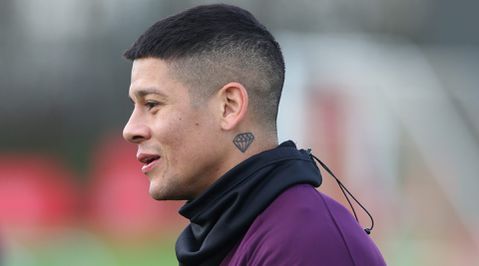📸 | Marcos Rojo plaatst leipe tattoo van Maradona op zijn kuit