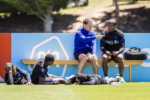 Georginio Wijnaldum houdt het kort over vertrek van Frank de Boer: 'Helaas'