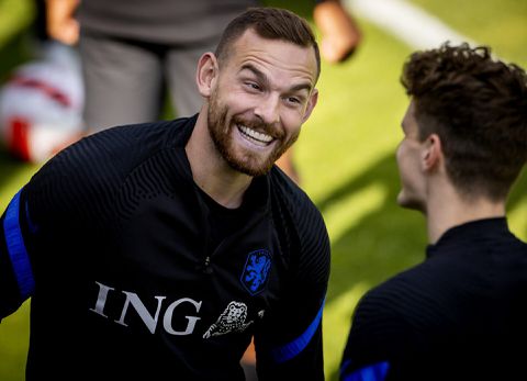 Louis van Gaal begon bijna over zijn huwelijksnacht tegen Vincent Janssen: 'Kijken of jij dit volhoudt'