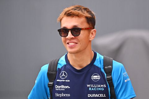 Helmut Marko zet Sergio Pérez in zijn hemd: 'Helaas heeft Alex Albon een contract tot 2026'