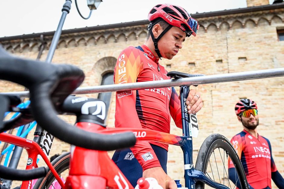 Tom Pidcock, concurrent van Mathieu van der Poel, moet Milaan-Sanremo overslaan