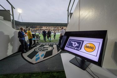 KNVB: Dit gebeurt er als de verbinding met de videoscheidsrechter wegvalt