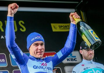 Sprinttalent Jakobsen zorgt met overwinning in China voor recordzege Quick-Step