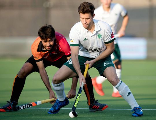 Hockeyers Oranje-Zwart pijnlijk onderuit op eigen veld in EHL tegen Uhlenhorst Mülheim