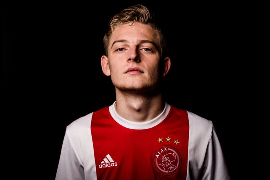 Ajax-eSporter Dani Hagebeuk sloopt PSV en is landskampioen van de eDivisie