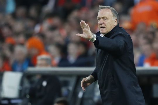 Advocaat is terug hoor: 'Zo krijg je de mensen er weer achter'