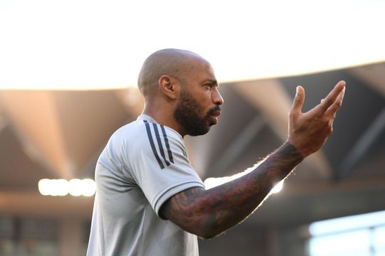 Thierry Henry schenkt volledige salaris opnieuw aan goed doel