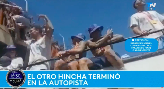 🎥 | Argentijnse wereldkampioenen met helikopters weggevlogen uit knotsgekke feestmeute