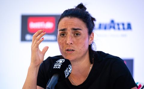 Ons Jabeur in de wolken dat ze mag dubbelen met Serena Williams: 'Altijd van haar gehouden'