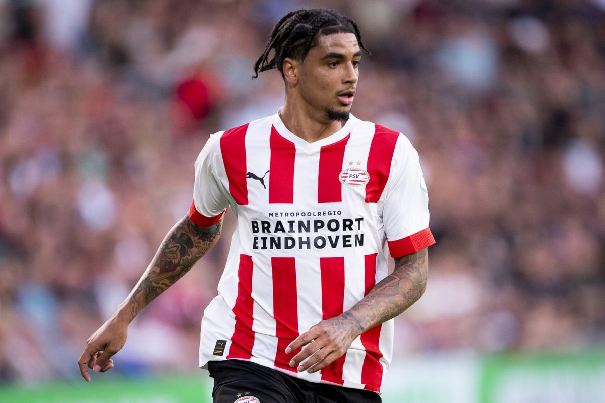 'PSV-staf ontevreden over houding van tegenvallende Ki-Jana Hoever'