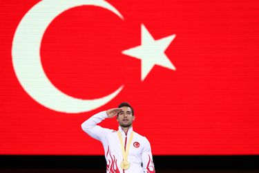 Na UEFA onderzoekt ook turnfederatie militair saluut van Turkse sporter
