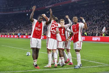 Ajax worstelt zich naar eerste zege sinds 24 augustus, staat nu niet eens meer in degradatiezone