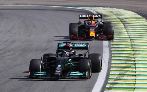 Mercedes-baas woedend over uitblijven straf Verstappen: ‘Alles wordt onder het tapijt geschoven’