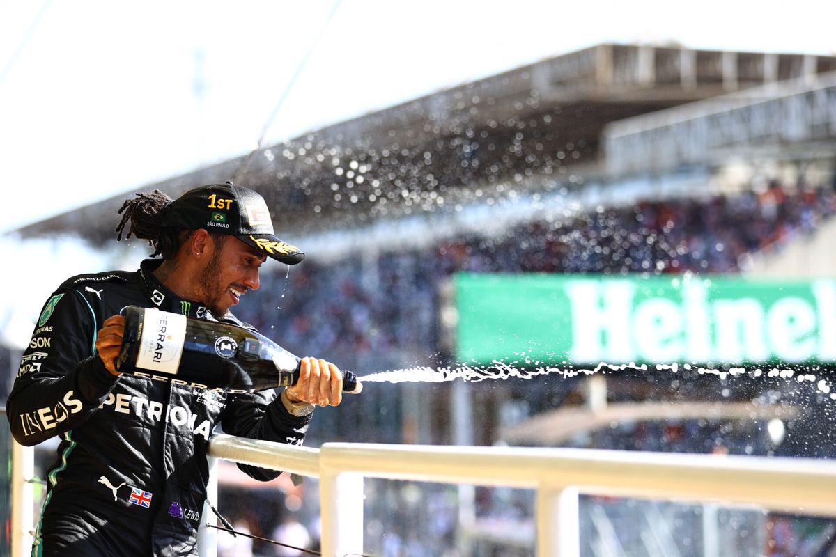Lewis Hamilton krijgt advies om nog een gridstraf te nemen: 'Zeker de moeite waard'