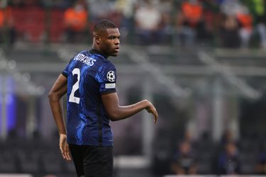 🎥 | Denzel Dumfries debuteert in basis Inter en geeft na 6 minuten al assist tegen Bologna