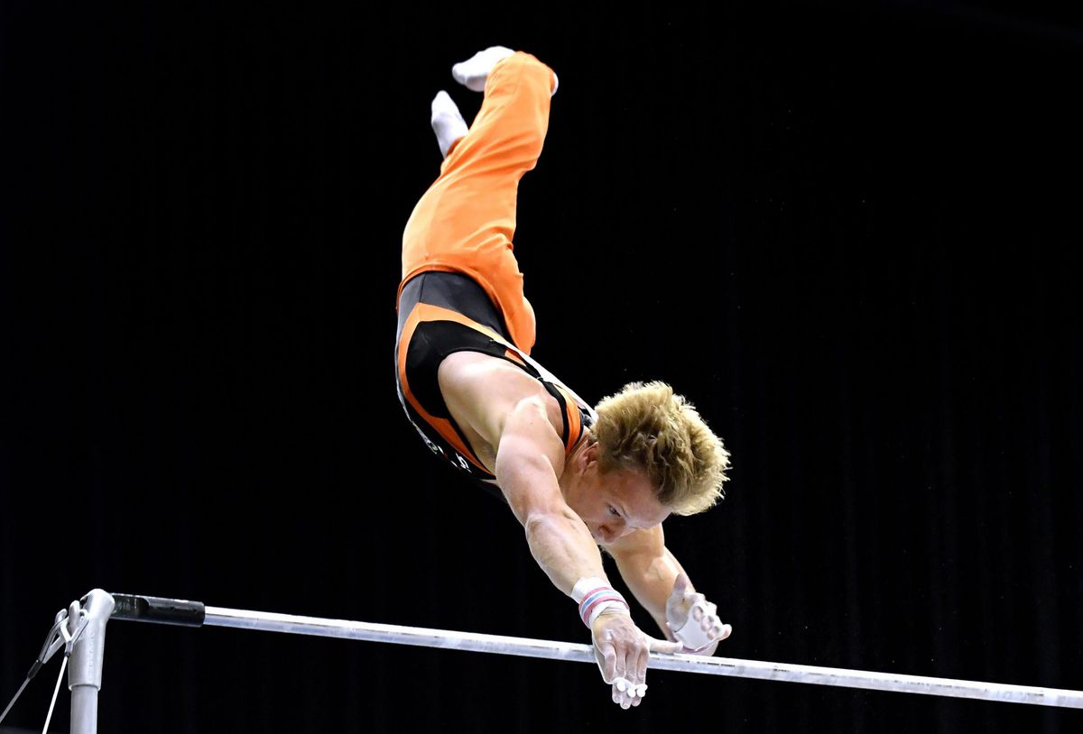 Huh? Zonderland valt 2 keer van de rekstok