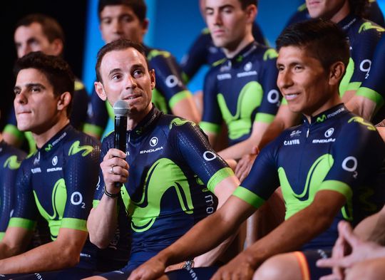 Quintana en Valverde omringd door goede knechten in Tour de France
