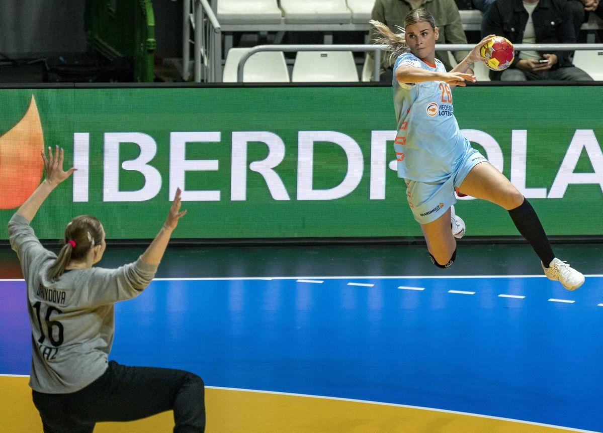 Handbalsters scoorden nog nooit zo vaak en zijn lekker bezig op WK