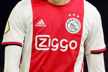 Ajax casht miljoenen met nieuwe zonnige sponsordeal 🌞🏝️