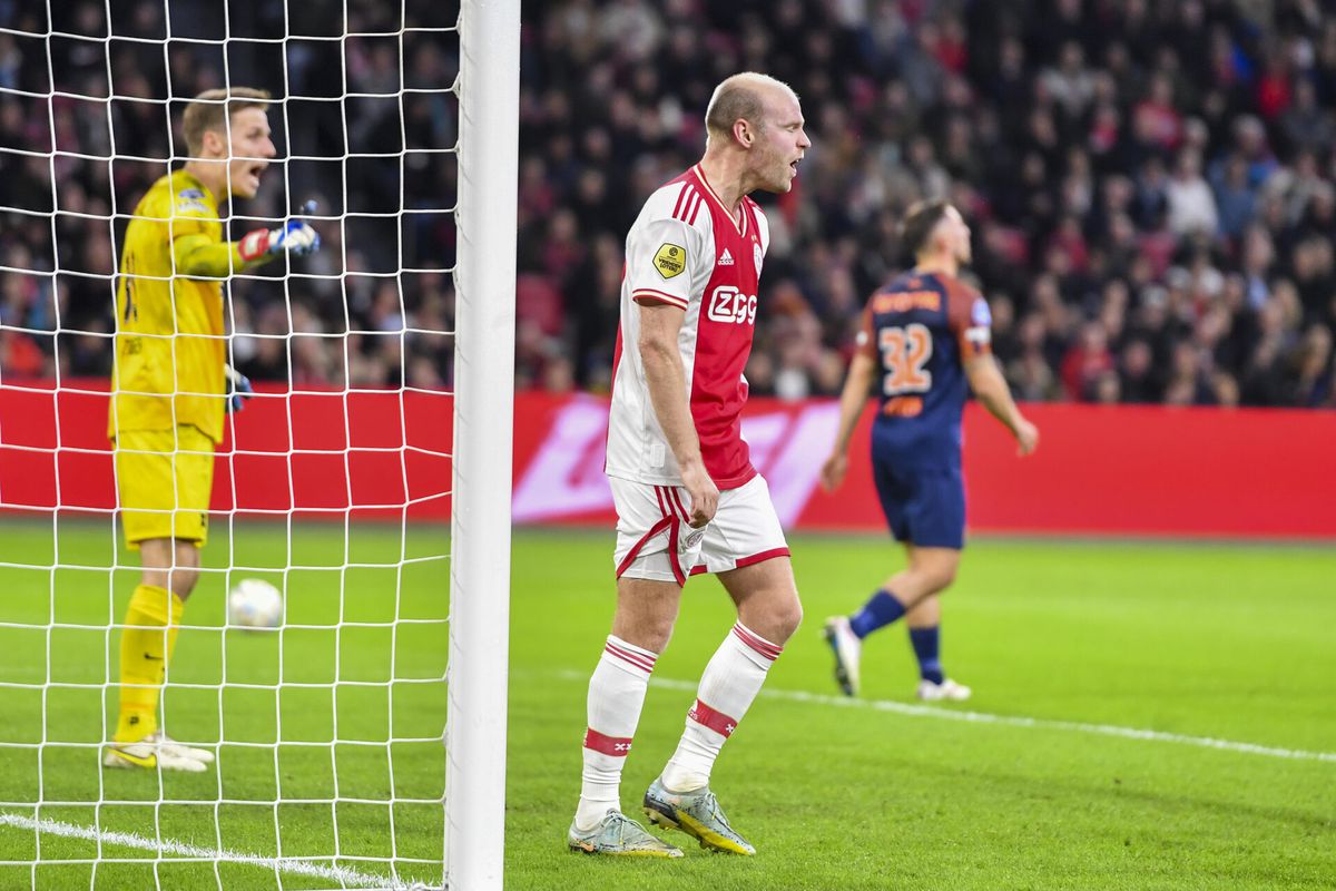 Ajax laat tegen Vitesse na koppositie te pakken in Eredivisie, 2 goals Million Manhoef
