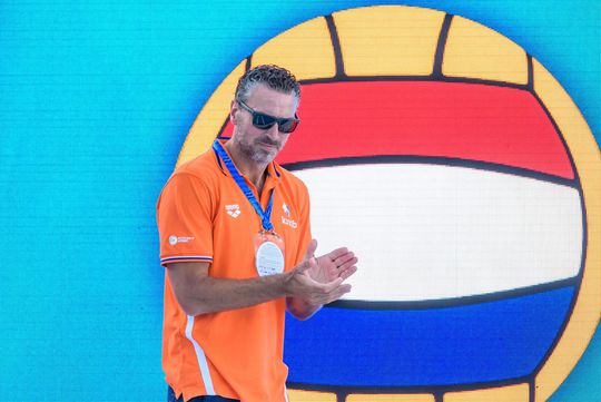 Weer is een oefenwedstrijd tegen de VS een afgang voor de Nederlandse waterpolosters