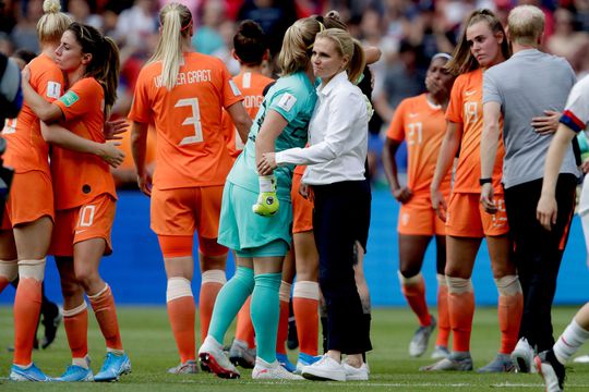 Sarina Wiegman en Daniëlle van de Donk prijzen de Leeuwinnen: 'Ongelooflijk veel bereikt'