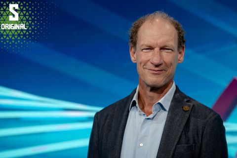 Hoe een commentator élke dag weer uren kan praten over een Tour de France-etappe