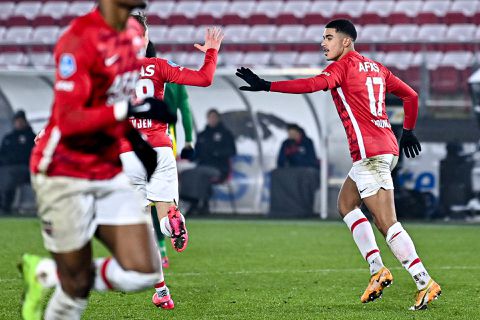 AZ dankt invallend goudhaantje Zakaria Aboukhlal na late zege bij ADO