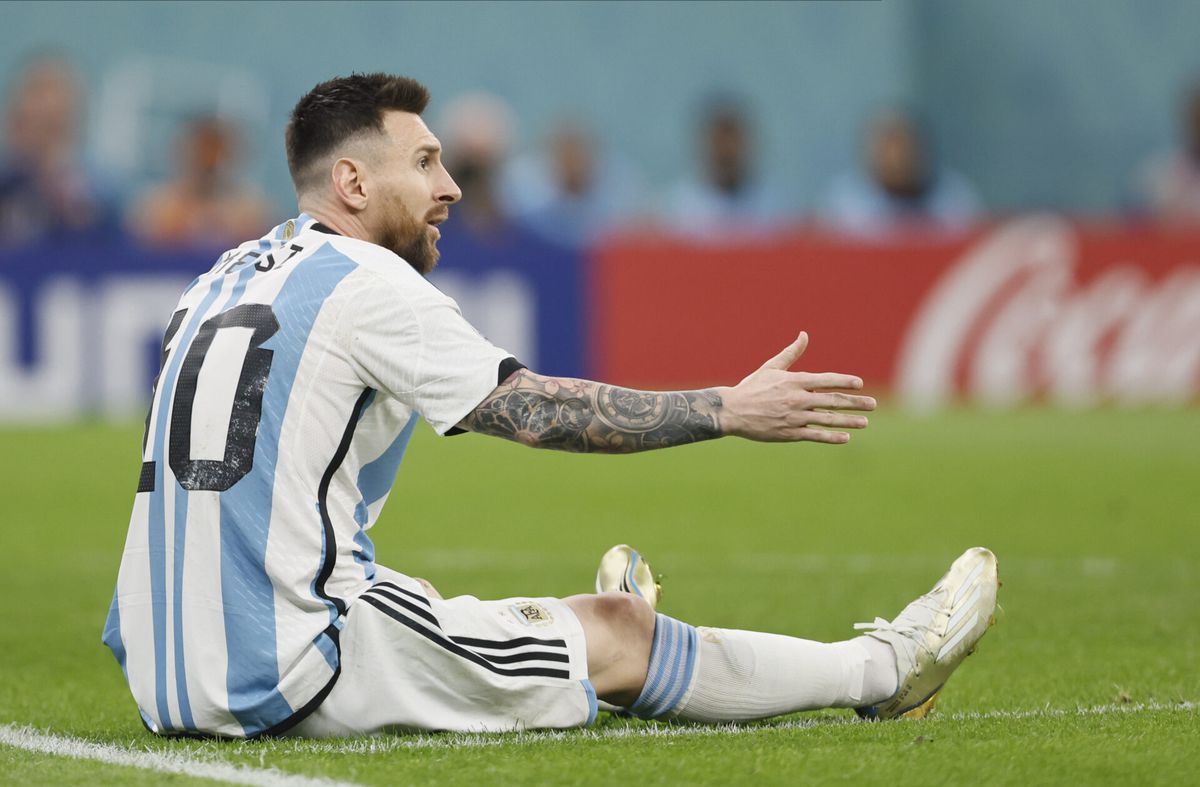 Lionel Messi dwingt excuus af bij journalist: 'Ik leer niet bij, dit is fu**ed up'