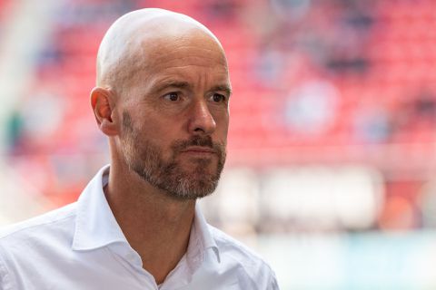 Erik ten Hag waarschuwt Ajax-wisselspelers: 'Wie zich niet schikt, heeft een probleem'
