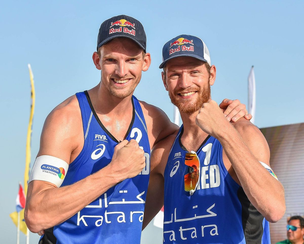 Beachvolleybalduo Brouwer/Meeuwsen op 'Nederlands' EK in Den Haag