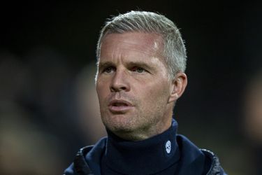 Helmond Sport stuurt trainer Sven Swinnen de laan uit na dikke nederlaag tegen Jong PSV