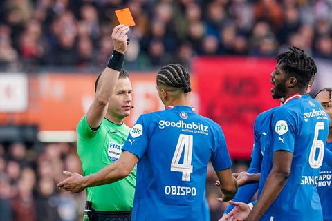 Makkelie gaat van topper naar topper: donderdag fluit hij Twente - Ajax