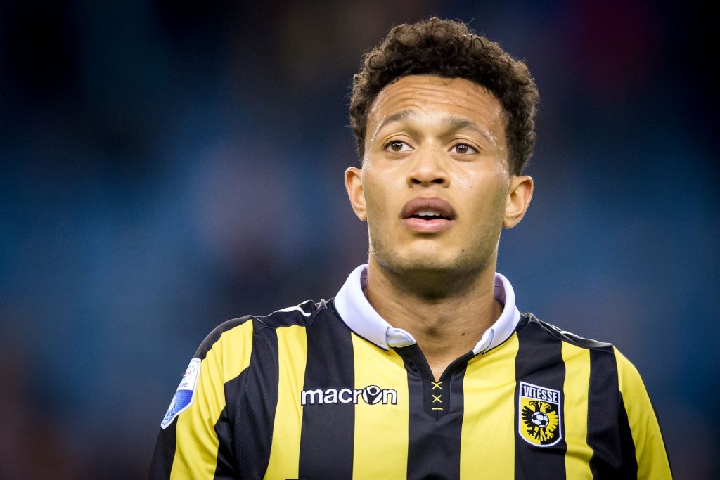 Vitesse huurt Baker opnieuw en heeft selectie rond