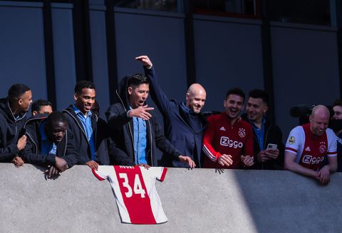 Plukt Erik ten Hag heel Ajax kaal? 'Sterkhouder moet mee naar Manchester'