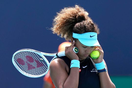 🎥 | Naomi Osaka flink onderuit in Miami: Hard einde aan imponerende zegereeks