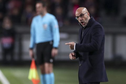 Peter Bosz laat Olympique Lyon op z'n Bosz spelen: 3-4-zege op Sparta Praag
