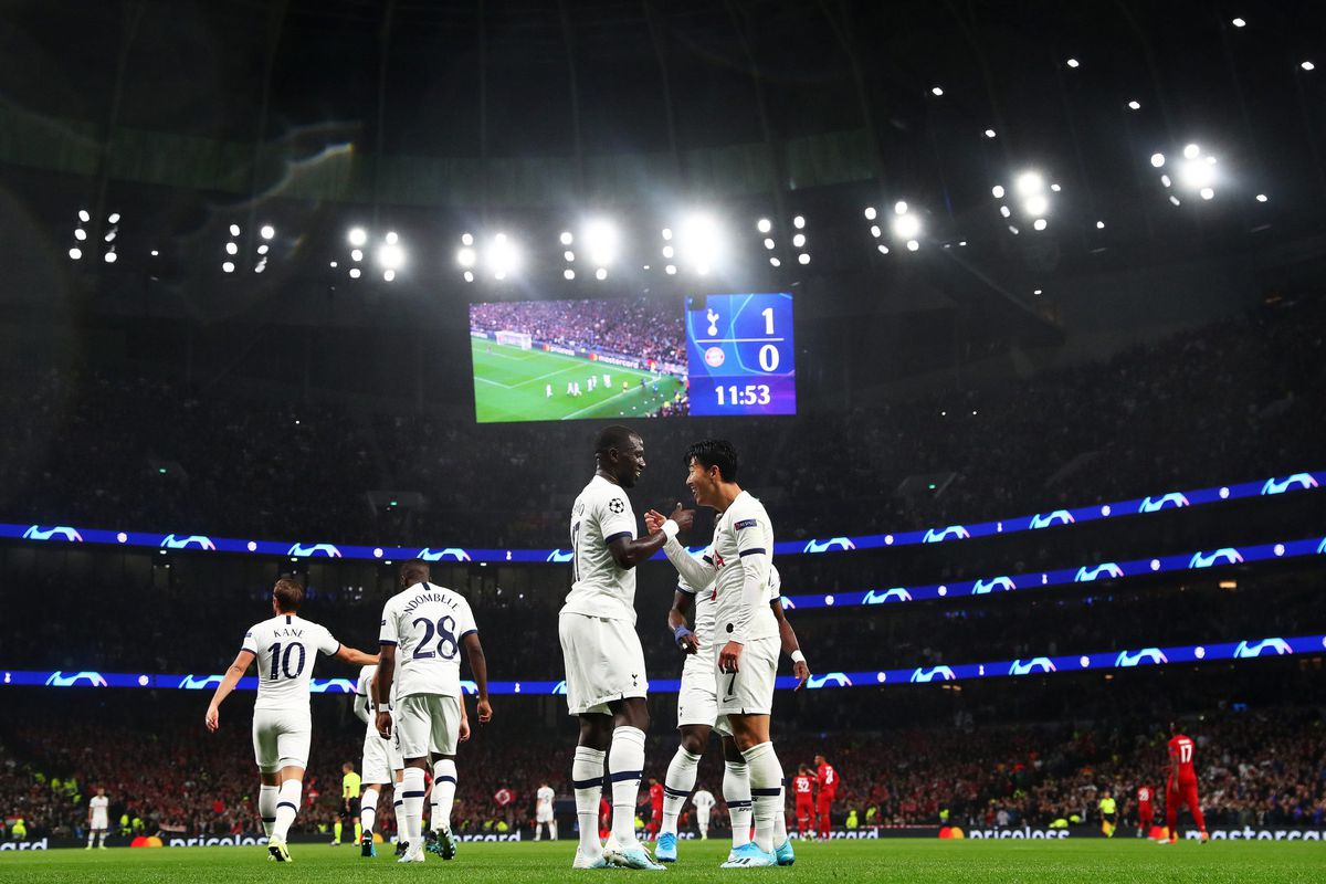 Tottenham en Bayern scoren binnen een kwartiertje allebei een keer (video's)