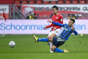 Einde seizoen voor FC Utrecht-debutant Maeda na tackle van Ajacied Martinez