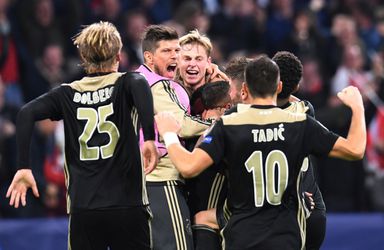 Ajax weer koploper in Groep E en dicht bij overwintering in Champions League