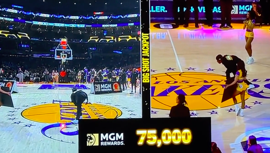 🤑 | 'Half court-shot' levert 75k op: NBA-fan ziet bijzondere techniek beloond worden