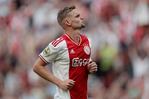 Kenneth Taylor dribbelt liever met rechts, maar schiet liever met links: 'Wel apart inderdaad'