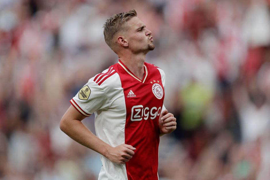 Kenneth Taylor dribbelt liever met rechts, maar schiet liever met links: 'Wel apart inderdaad'
