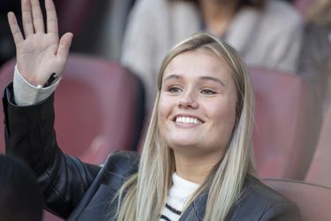 📸 😂 | Mikky Kiemeney trolt ManU-fans na vraag wanneer Frenkie naar Manchester komt