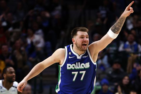 Luka Doncic kan niet achterblijven: voor 4e keer dit seizoen meer dan 50 punten