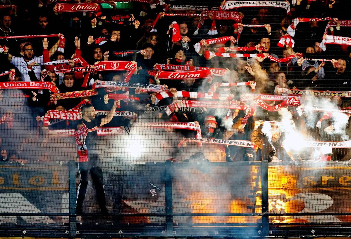 Chaos in Rotterdam: 75 fans Union Berlin aangehouden, Duitsers klagen over behandeling door politie