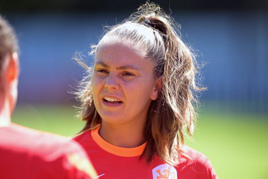 Verwarring in vrouwenvoetbal: Leeuwinnen tegen Leeuwinnen, Engels oranje tegen Nederlands wit